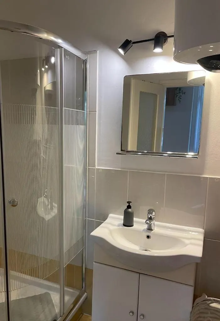 Belview - Beachfront Apartments プーラ