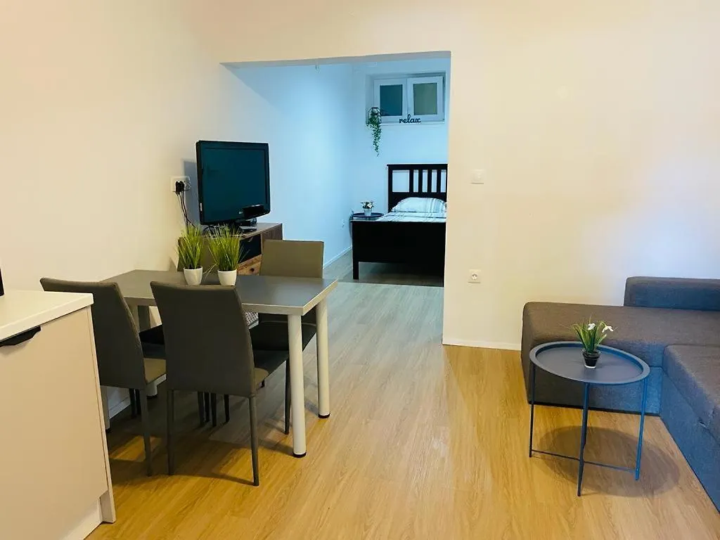 Belview - Beachfront Apartments プーラ